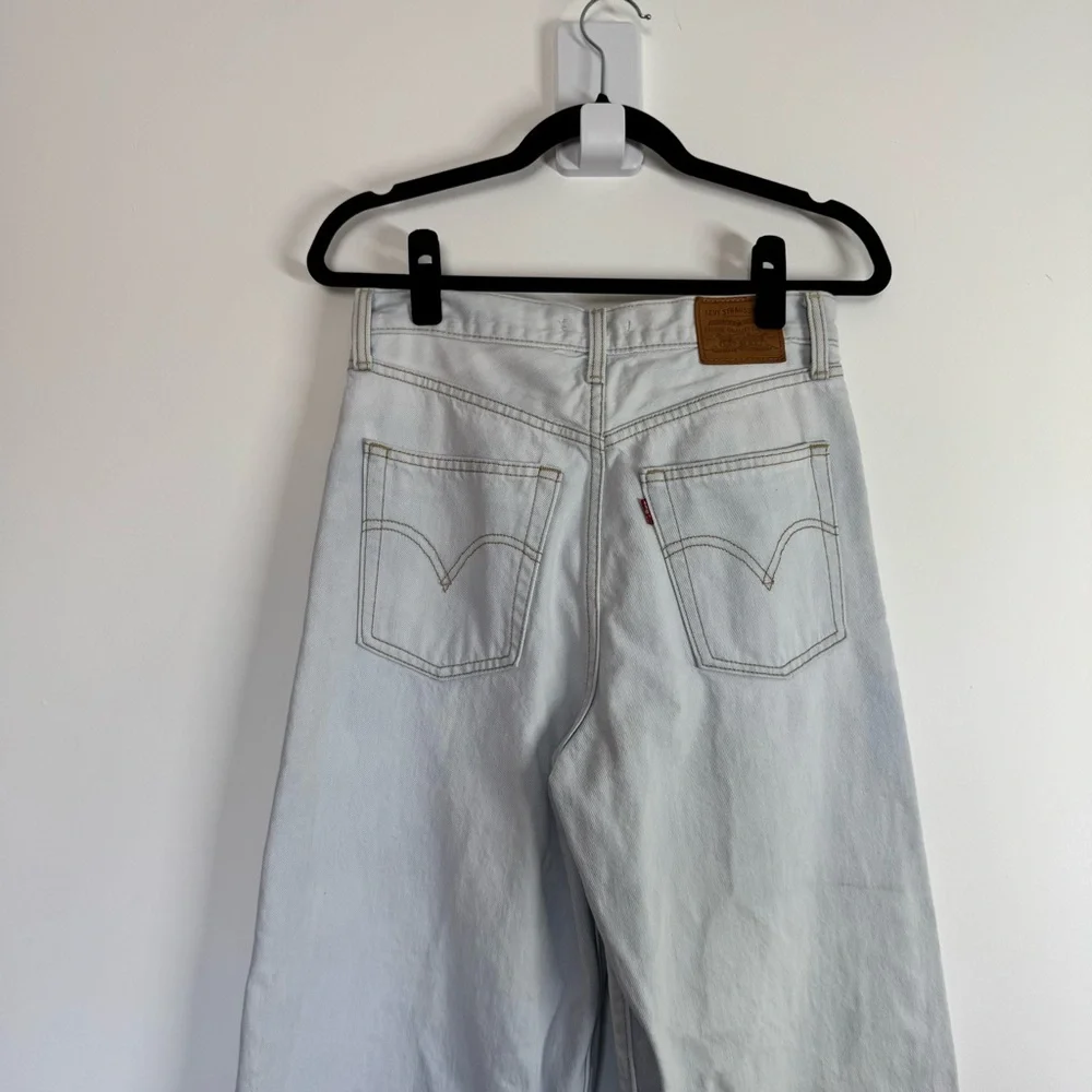 Levi's Women's Sky Blue Wide Leg Jeans - Picture 7 of 13